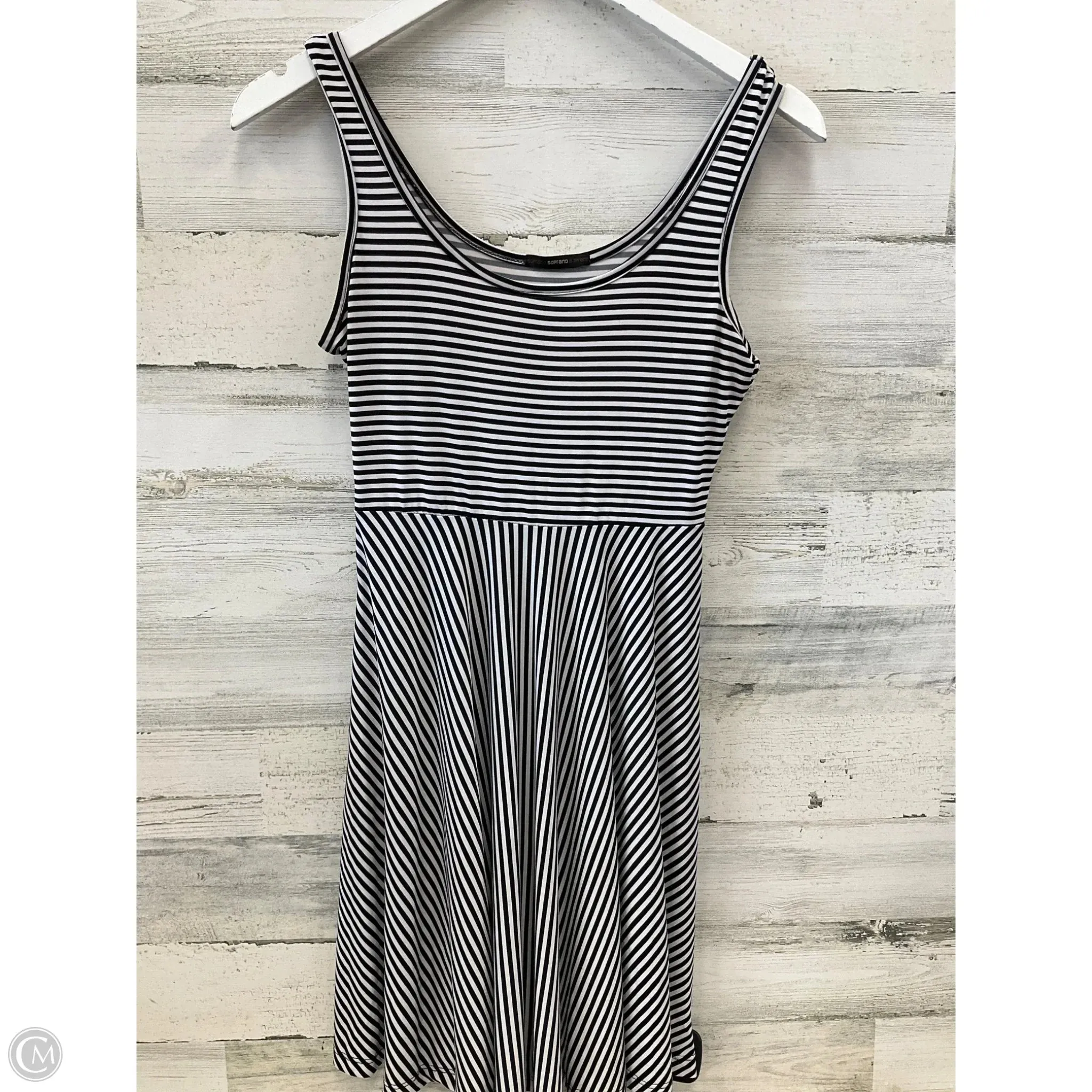Dress Casual Short By Soprano In Black & White, Size: M