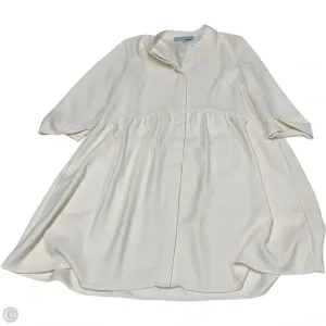 Dress Casual Short By Tuckernuck In Cream, Size: M