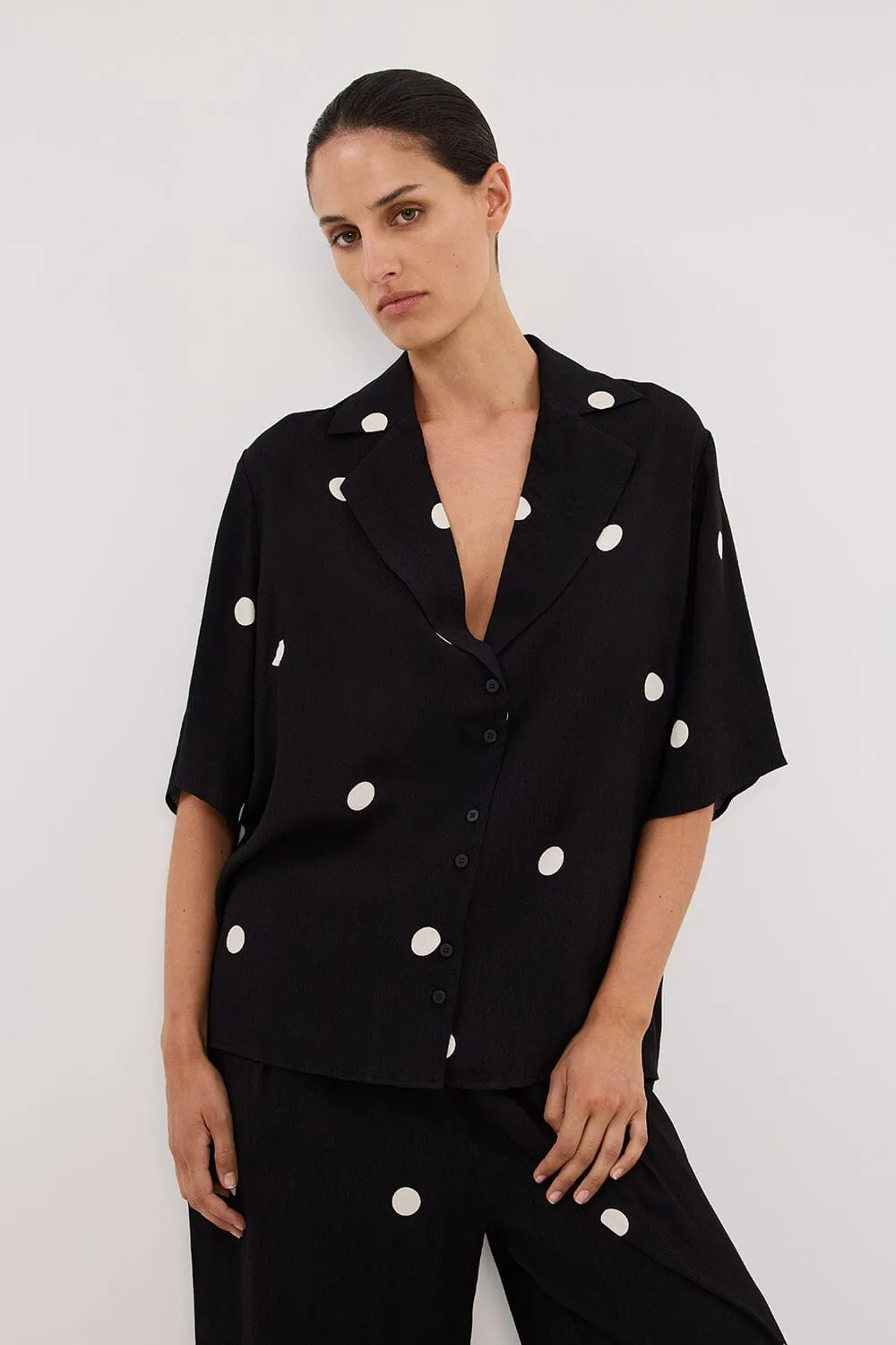 LAURA SPOT SHORT SLEEVE SHIRT