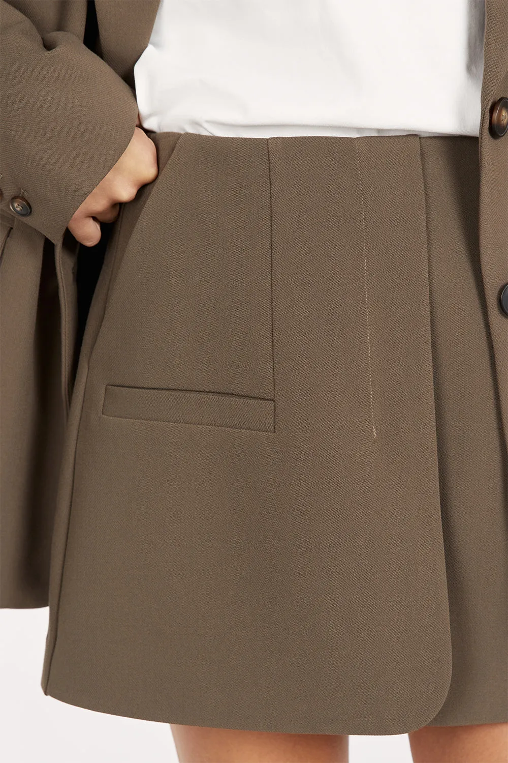 LIV CLOVER TAILORED SKORT