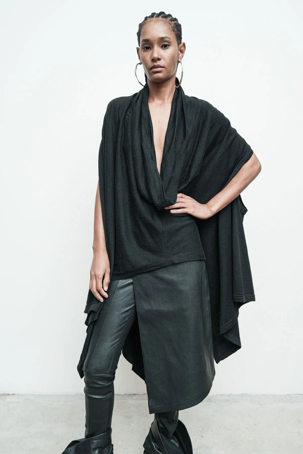 Serius Sleeveless Sweater