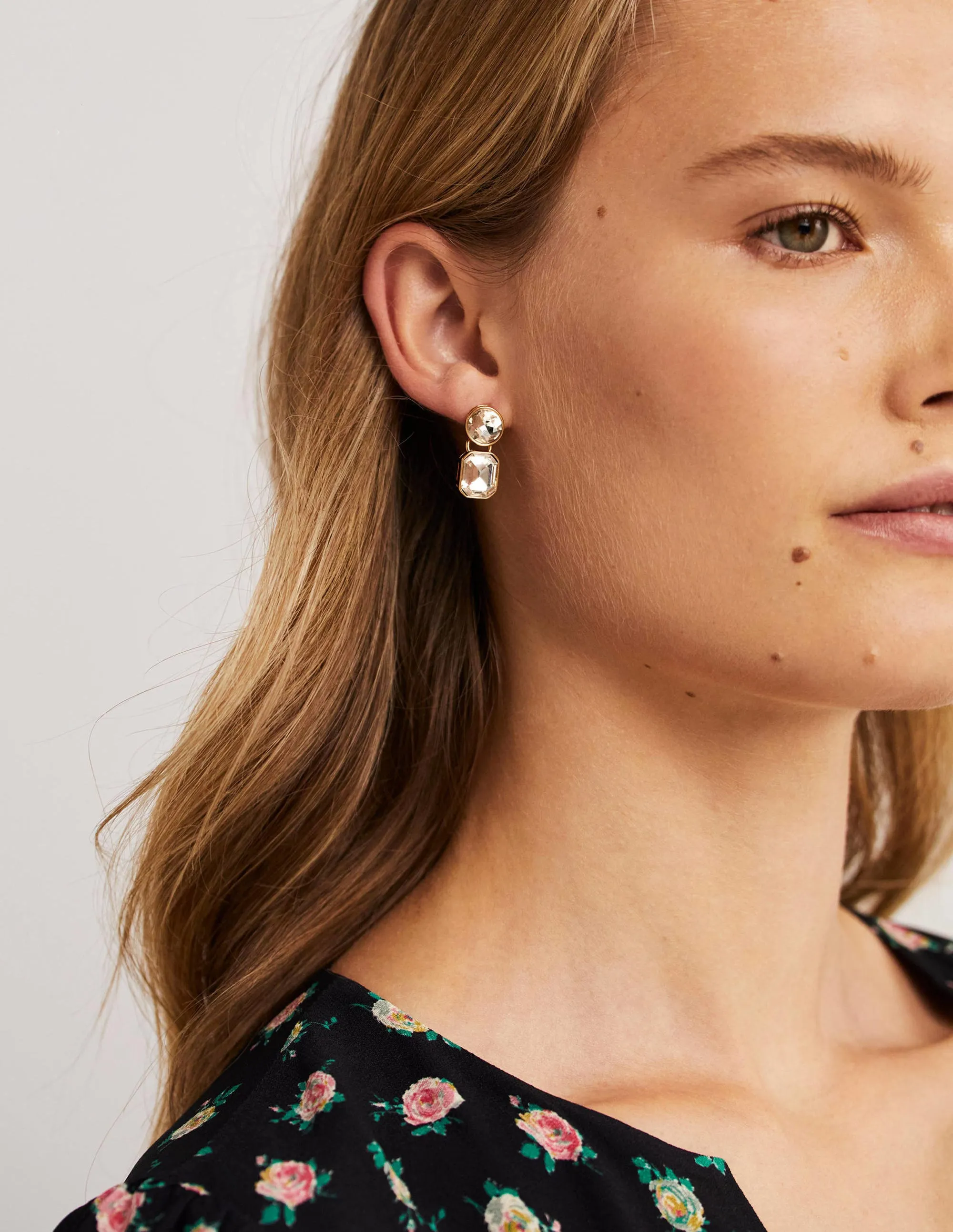 Short Jewel Drop Earrings-Clear