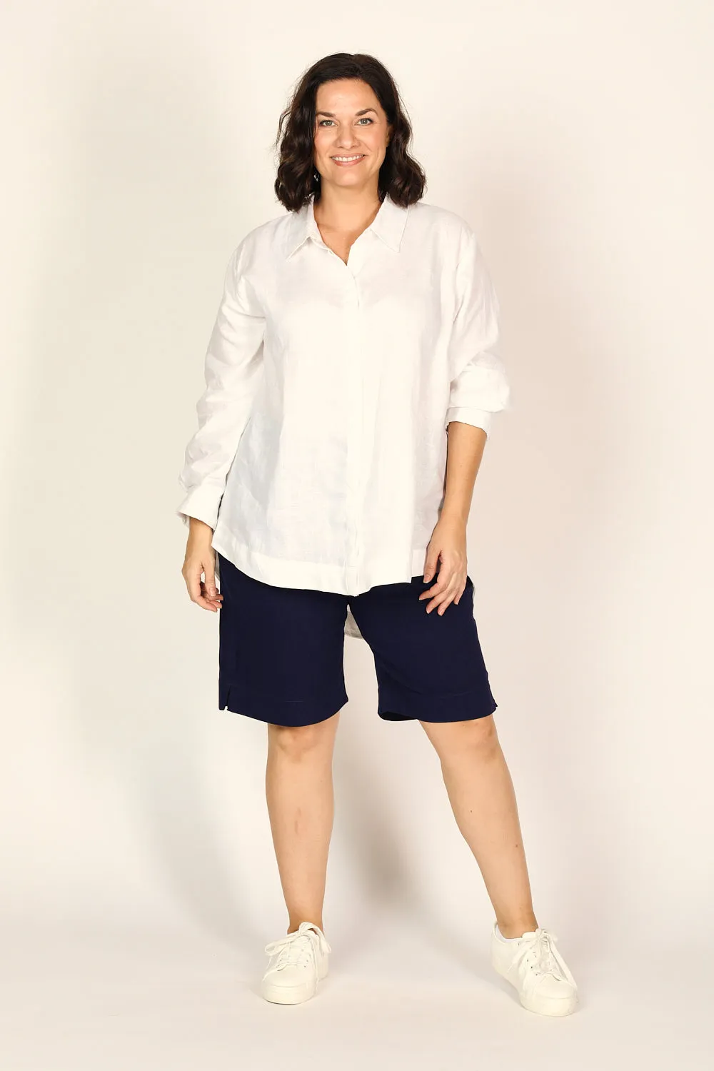 Stretch Capri Short in Navy