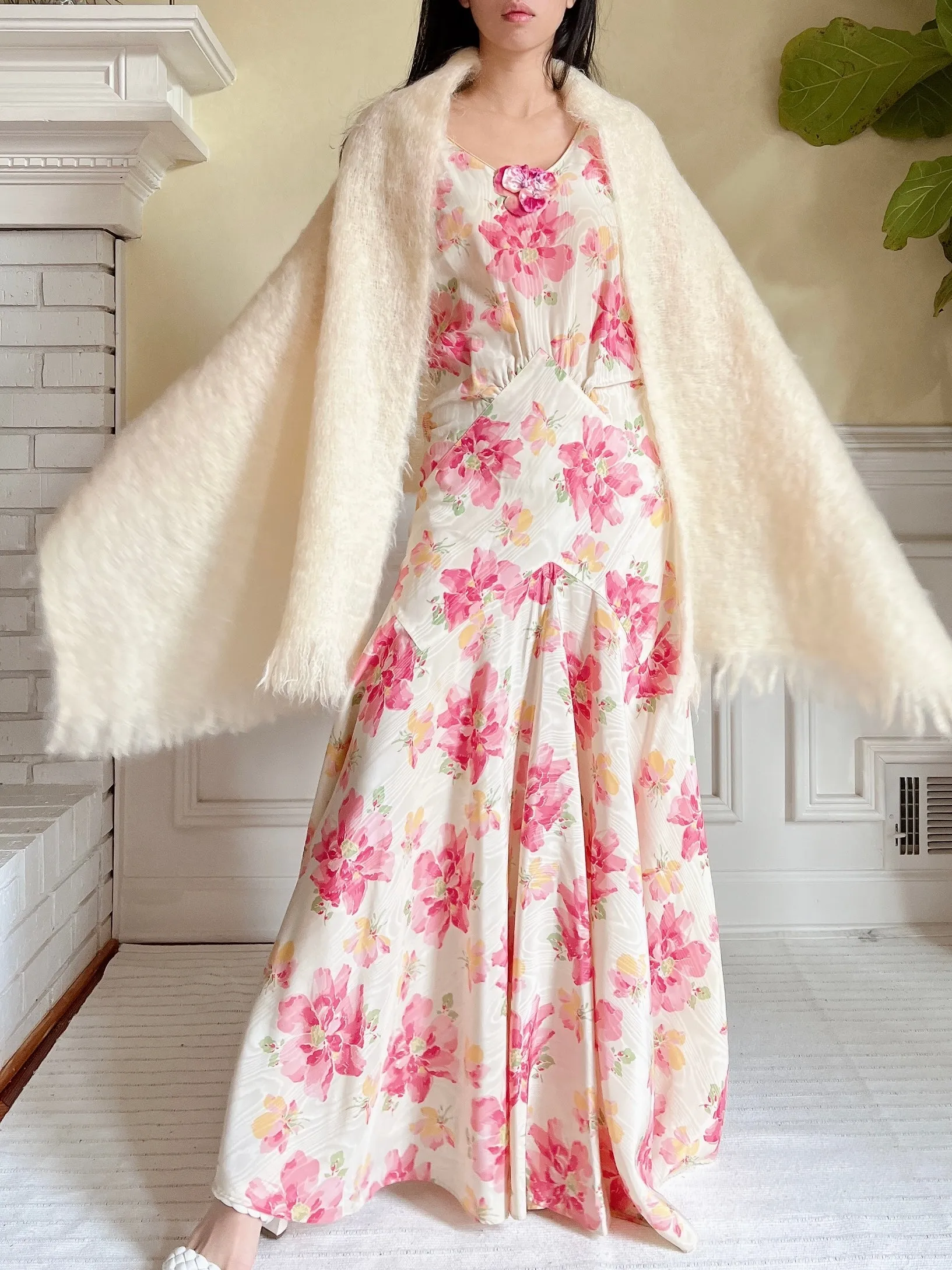 Vintage Ivory Mohair Wrap - OSFM