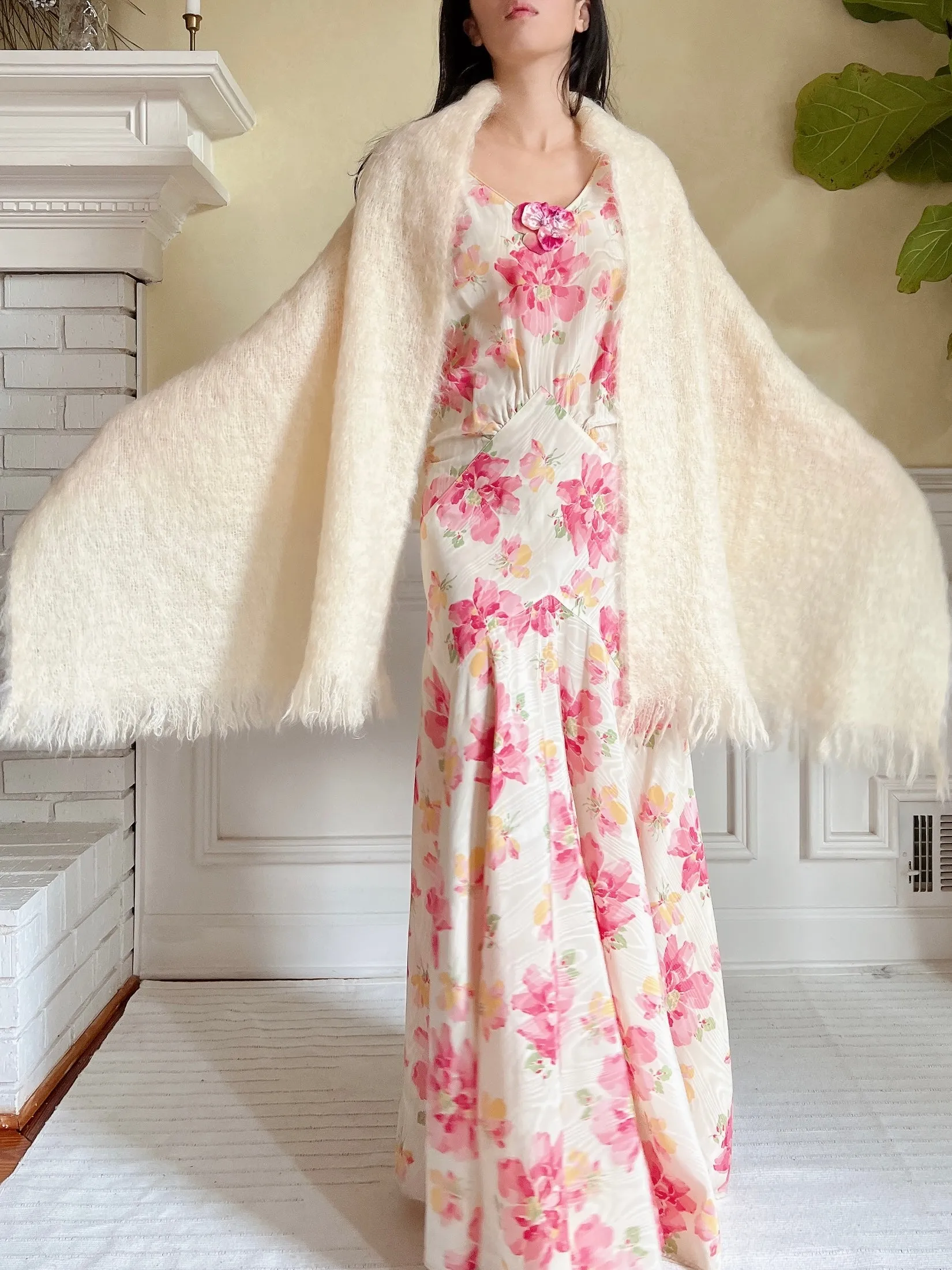 Vintage Ivory Mohair Wrap - OSFM